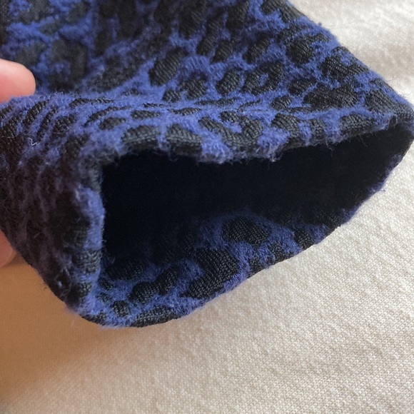 Maison Scotch Punk Radar Oversize Blue Black Cheetah Sweater Petite - Picture 11 of 11